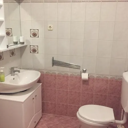 Yowan Apartment *